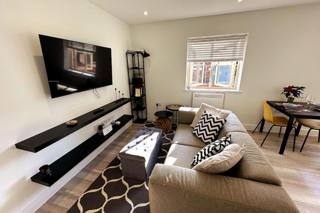 Stylish And Modern One-bedroom Flat In Dorset Apartment Poole
