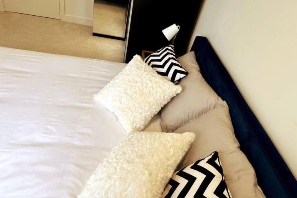 Stylish And Modern One-bedroom Flat In Dorset Apartment *