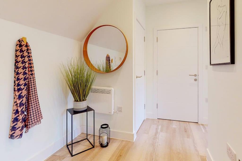 Stylish And Modern One-bedroom Flat In Dorset Apartment *